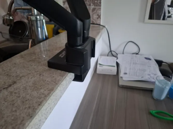 SUPORTE ARTICULADO DUPLO PARA MONITORES - AVLT DM 15-1 Excelente Estado