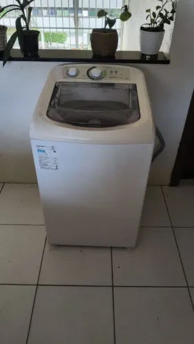 Máquina de lavar, conservada em perfeito estado única dona.