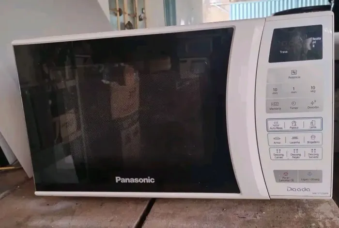 Microondas funcionando 220v