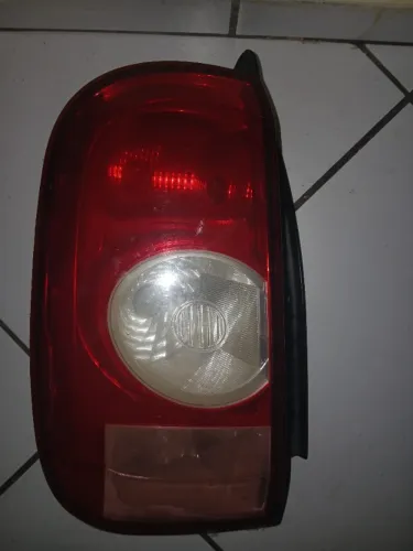 Lanterna traseira esquerda Duster 