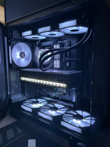 Setup Gamer High-End Completo | 9800X3D + RX 9070 XT Nitro+