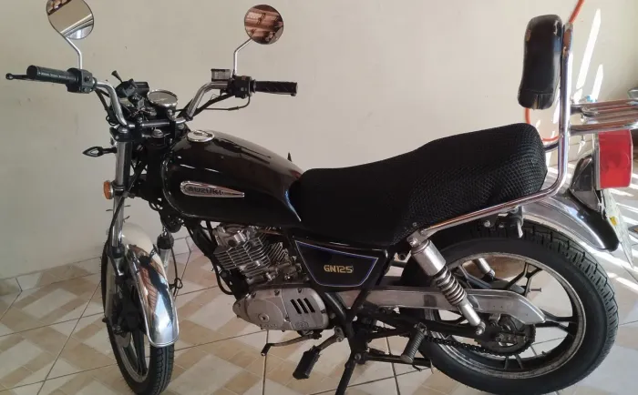 Moto Suzuki 125