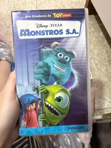 Fita VHS monstros S.A