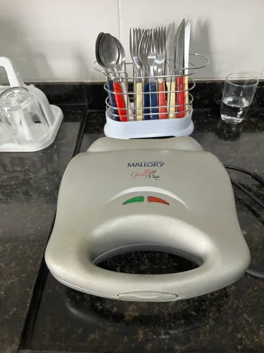 Sanduíche Grill Max Mallory.
