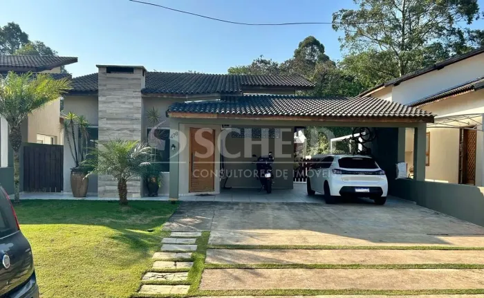 CASA EM CONDOMINIO FECHADO COM PISCINA EM VARGEM GRANDE. OPORTUNIDADE!!!