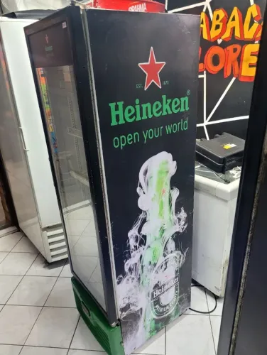 Geladeira expositora Heineken