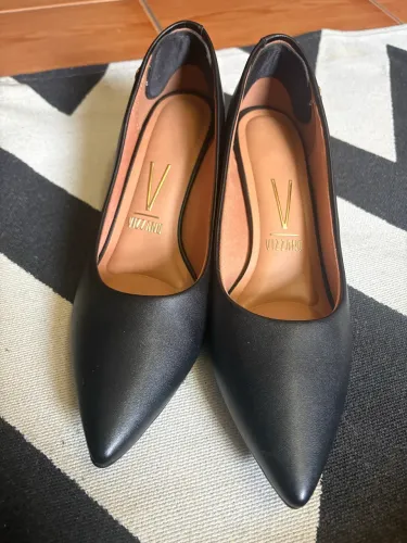 Scarpin Preto Vizzano Salto Baixo 5cm Tam 36 NOVO
