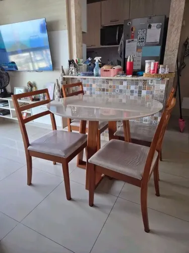 Mesa de janta Mais 6 cadeiras a venda