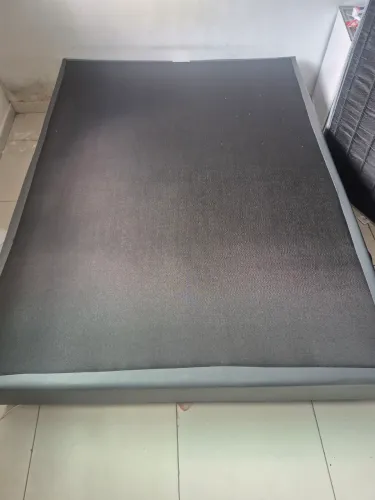 Base de cama ortobom com 9 meses de uso