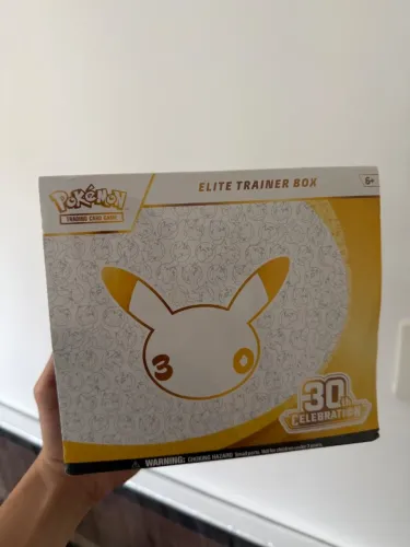 Elite Trainer Box (ETB) 30th Inglês (en-us)