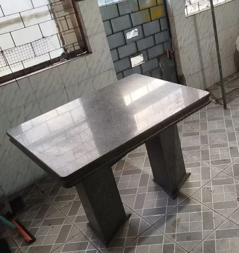Mesa de mármore