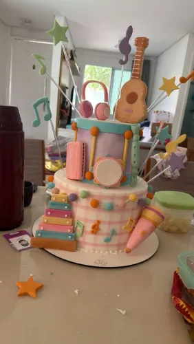 Bolo de festa -- Tema Musical 