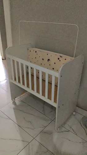 Bercinho conservado com colchão .