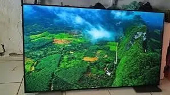 Tv smart 65" polegadas samsung com detalhe