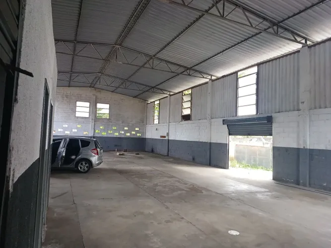 Alugo galpão a 20 m da Rodovia