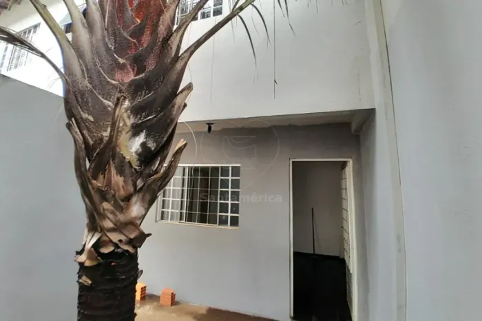 Casa de fundos para alugar no Bairro Bela Itália com 3 quartos em Cambé
