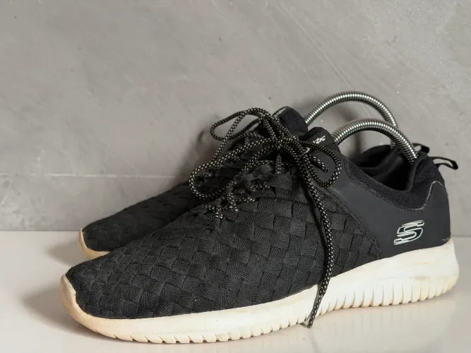Tênis skecher 39