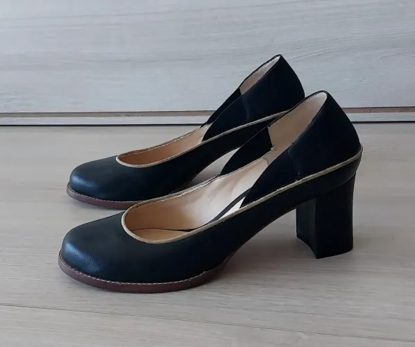 Sapato Feminino Capennori Signature em Couro Legítimo - Nº 37