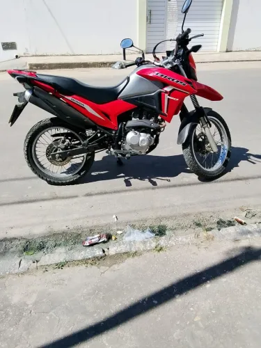 Bros 160 ano 2023