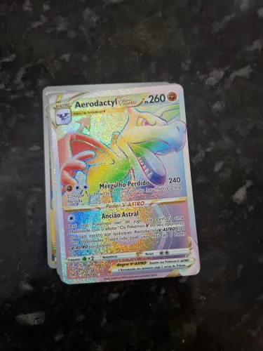 Carta Aerodactyl V-ASTRO