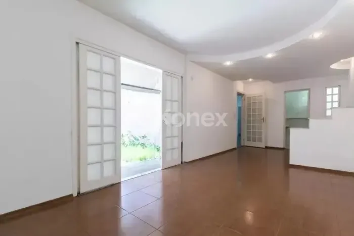 Casa à venda ou para locação no Jardim Paulistano