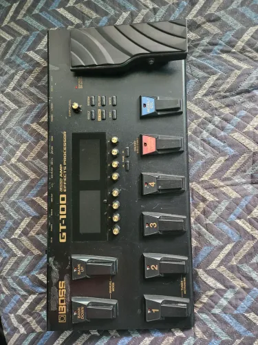 Boss GT100