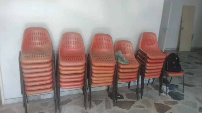 Cadeiras para reunião ( 15,00$ cada )