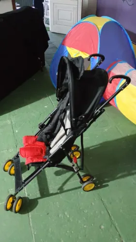 Carrinho guarda chuva