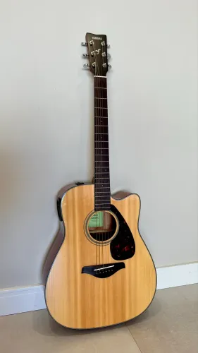 Violão Yamaha FGX800C + acessórios