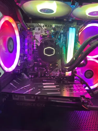 Vendo kit: placa mãe, processador e placa de vídeo.