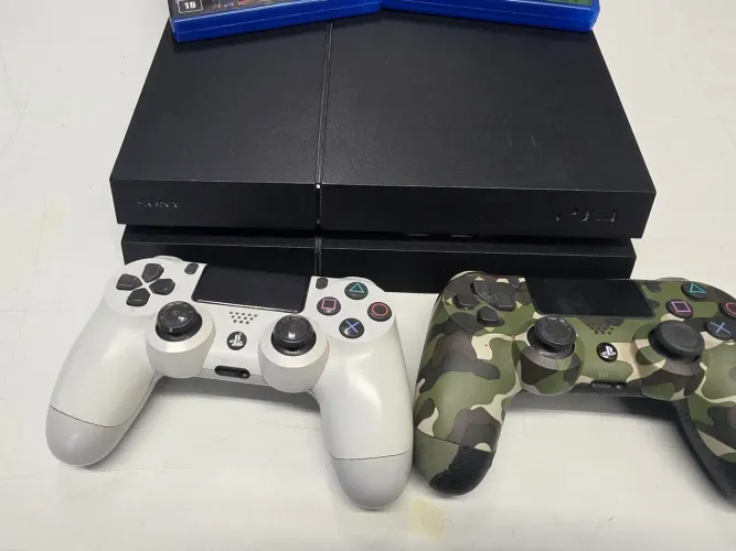 Playstation 4 500Gb 2 Jogos 2 Controle