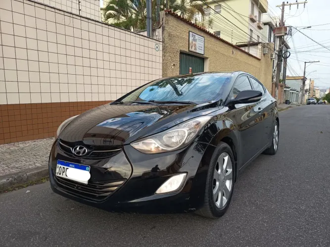Hyundai Elantra GLS 1.8 16V Aut. 2013