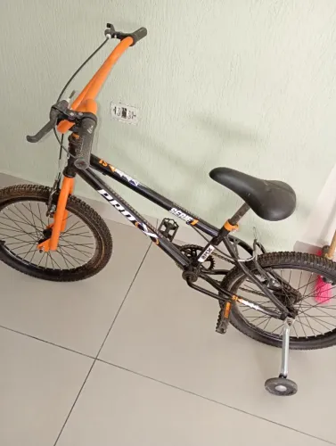 Bicicleta aro 20 novinha, poucos dias de uso, para crianças de 7 a 12 anos