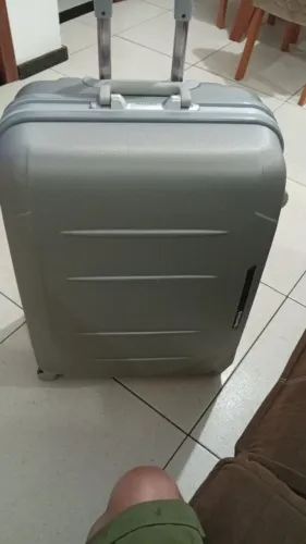 Vendo uma mala grande em perfeito estado