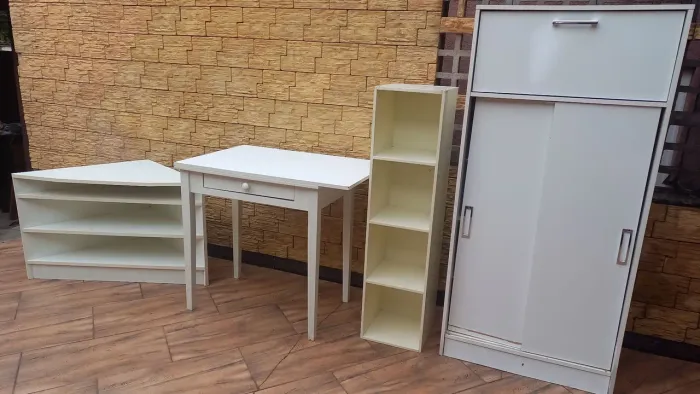 Entrego: Móveis para Quarto em madeira