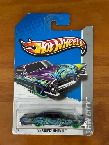 Hot Wheels 65 Pontiac Bonneville lacrada desde 2013