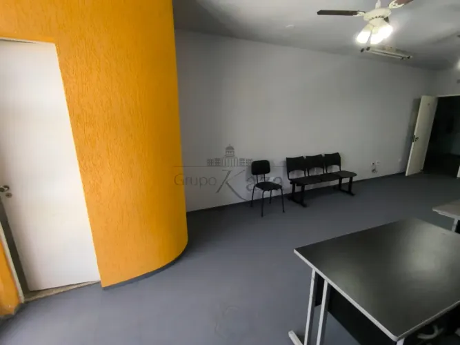 Oportunidade - Sala comercial - Residencial Trade Center - Centro - Jacareí - 33m².