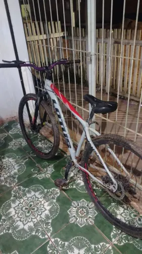 BIKE GTA EM ÓTIMO ESTADO DE CONSERVAÇÃO , A MESMA ESTA PARADA EM CASA JA TEM 2 MESSES