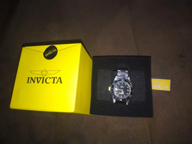O modelo na imagem é o Invicta Pro Diver 8932,