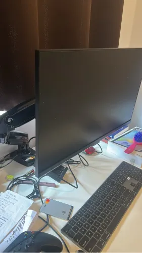 Monitor Smart TV Samsung M5 com controle remoto - oportunidade