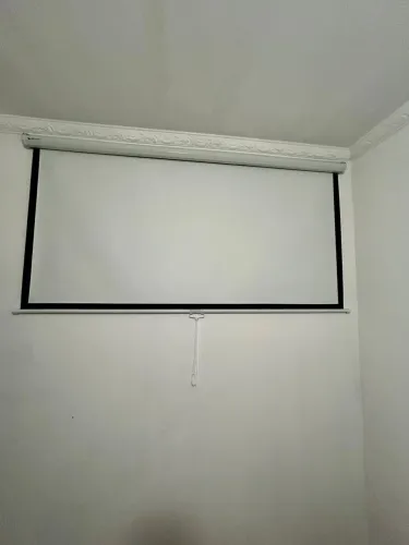 Tela de projeção retrátil