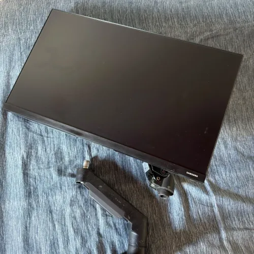 Monitor Gamer Samsung 24? FHD 75hz c/ braço articulado