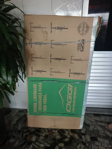 Vende se uma bicicleta na caixa com nota fiscal