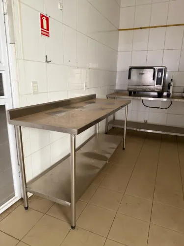 Bancada de inox 1,89x0,65 inox Barbosa refrigeração