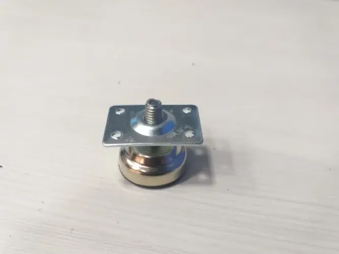 Sapata Niveladora Pé Nivelador Para Moveis Com Chapa (Fardo 1.000unds)
