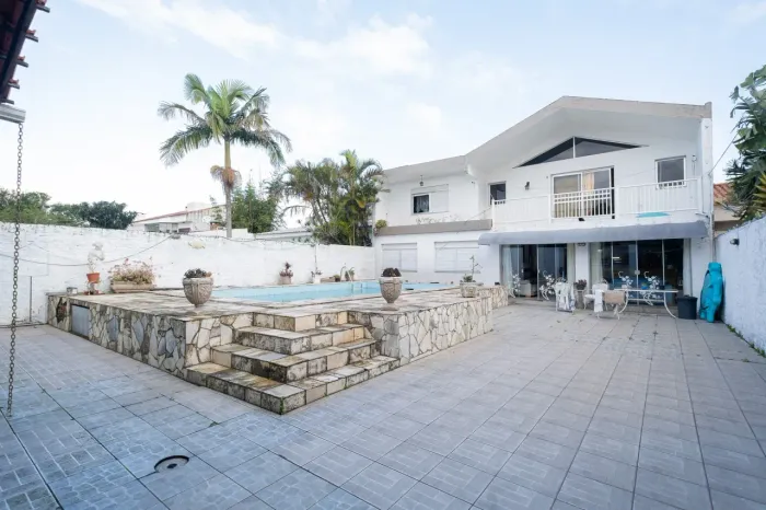 Casa à venda na Av. José Maria da Fontoura, Laranjal - 361 m², 5 quartos (sendo 2 suítes)