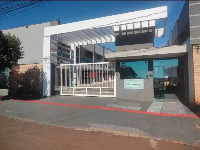 Condomínio residencial São Lourenço/ Sobrado geminado em condomínio à venda, Três dormitór
