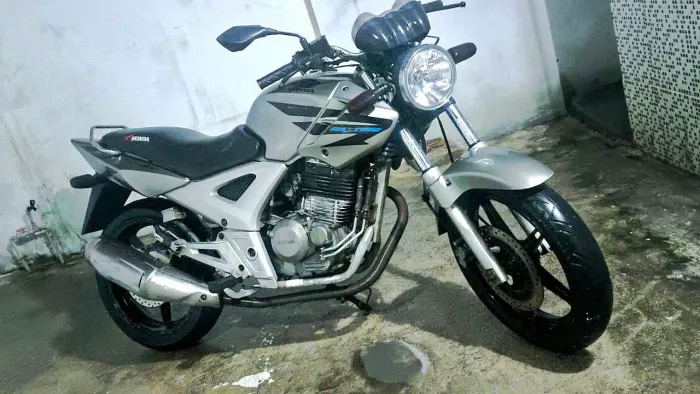 CBX TWISTER 2008