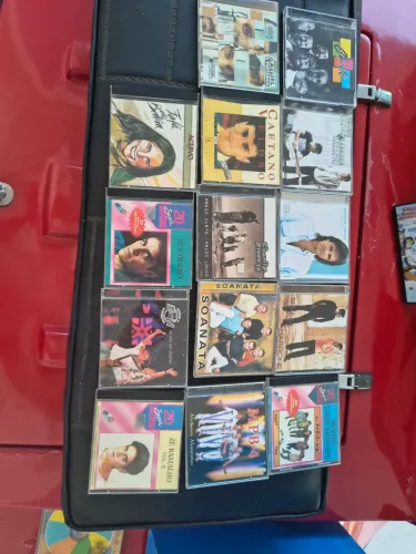Vende-se CDs e DVDs