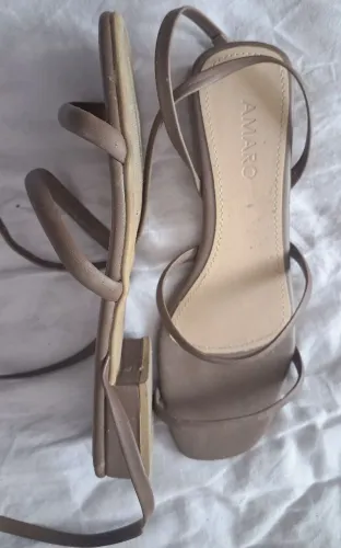 Linda sandália tamanho 35/36